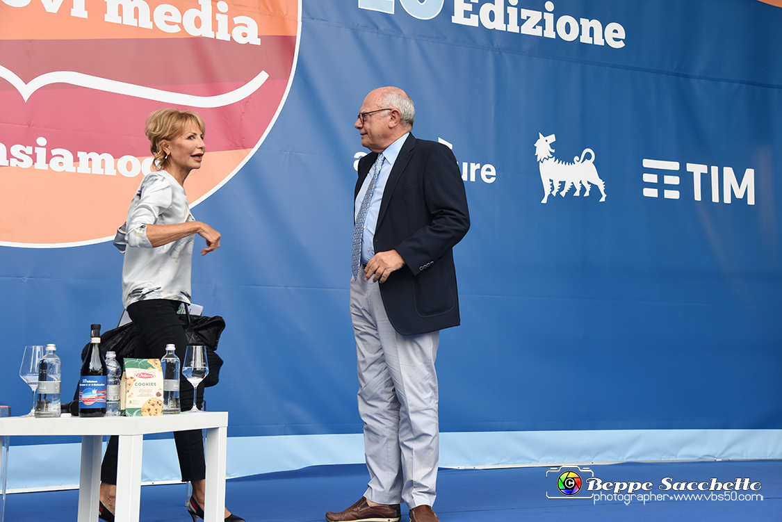 VBS_7973 - Lilli Gruber intervista Massimo Galli Infettivologo.jpg